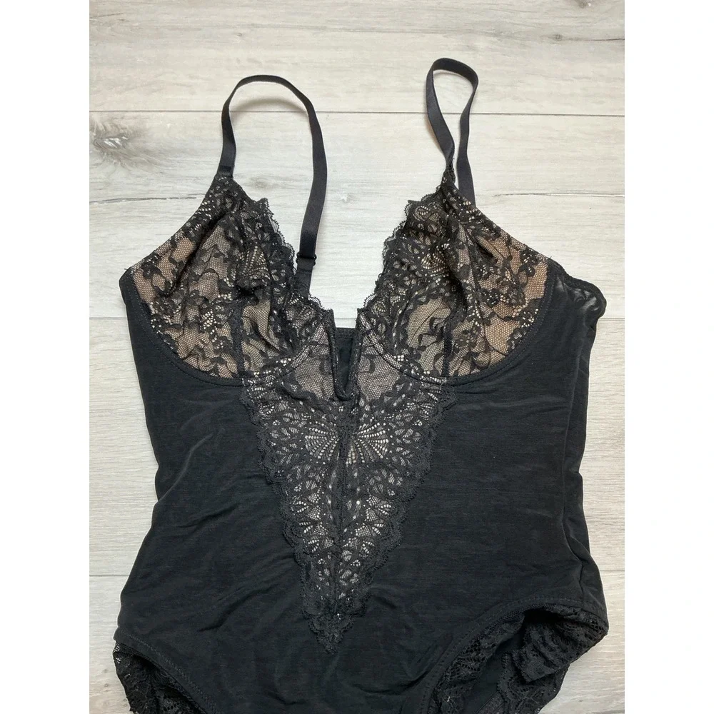 Popilush Black Lace Trim Body‎ Shaper Bodysuit Contour Fit Small New With Tags
